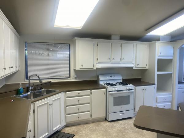 1985  Mobile Home For Sale