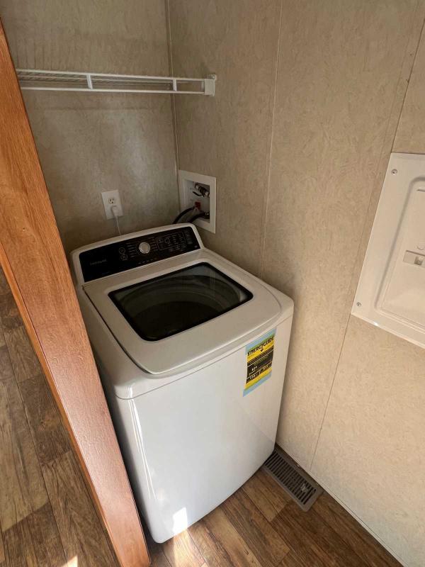 2018 Commodore Mobile Home