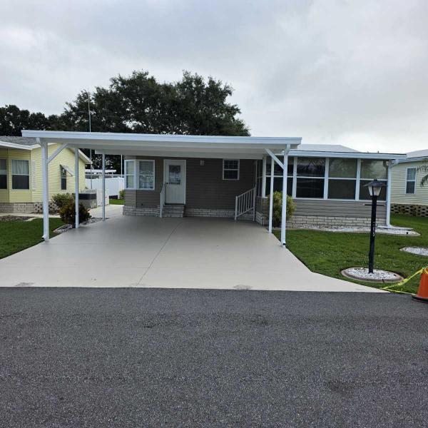 Photo 1 of 2 of home located at 305 Woodbine Dr Sebring, FL 33870