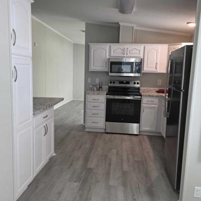Photo 2 of 8 of home located at 305 Woodbine Dr Sebring, FL 33870