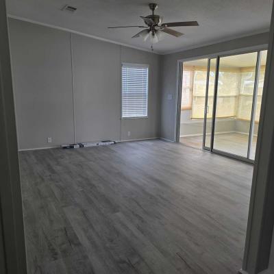 Photo 4 of 8 of home located at 305 Woodbine Dr Sebring, FL 33870
