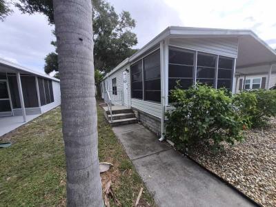 Photo 2 of 29 of home located at 7111 142nd Ave. Largo, FL 33771
