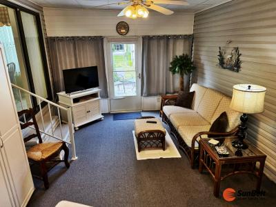 Photo 4 of 21 of home located at 427 Tulip Drive Fruitland Park, FL 34731