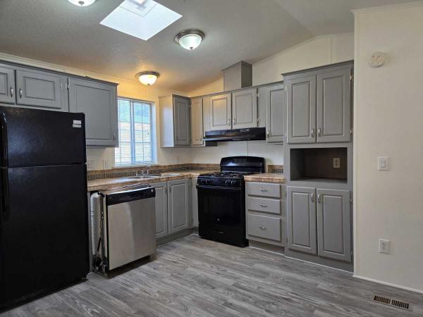 1998 CAVCO DS1668 Manufactured Home