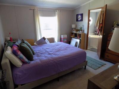 Photo 5 of 54 of home located at 23089 Suffield Lane Brownstown, MI 48134