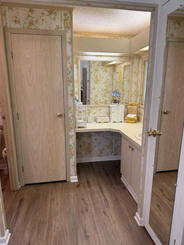 1987 HS Manufactured Home