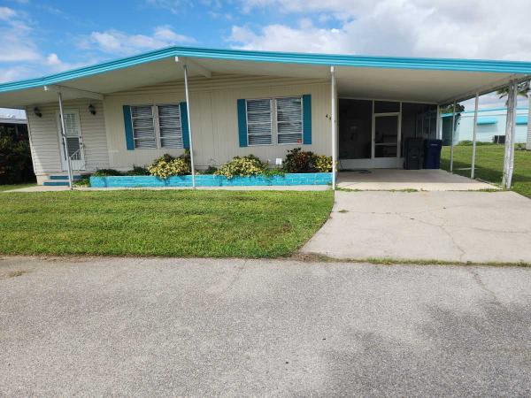Photo 1 of 2 of home located at 490 Sandalwood Lane Ellenton, FL 34222