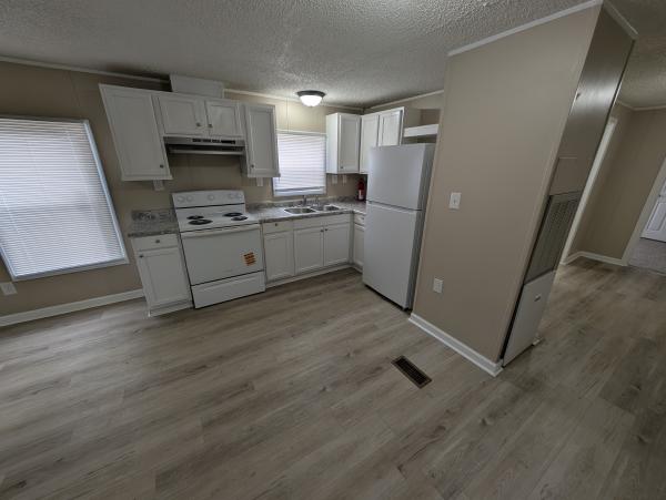 2005 Adrian mobile Home