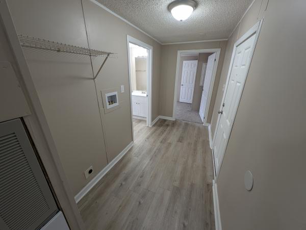 2005 Adrian mobile Home