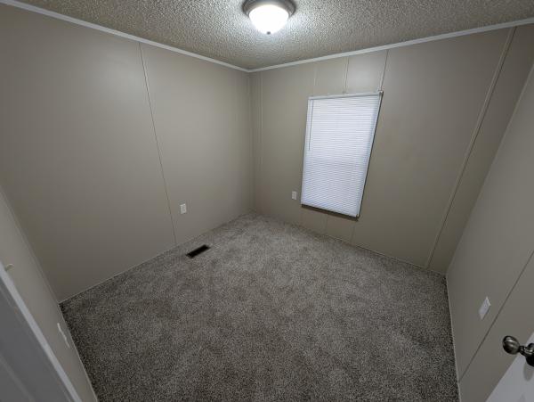 2005 Adrian mobile Home