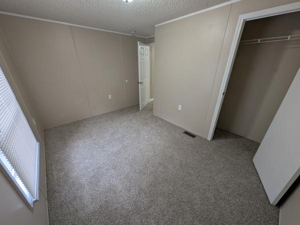 2005 Adrian mobile Home