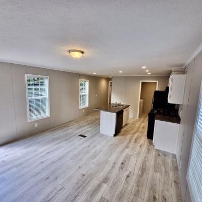 Photo 5 of 18 of home located at 1853 Colins Ct. #37 Milford, MI 48381