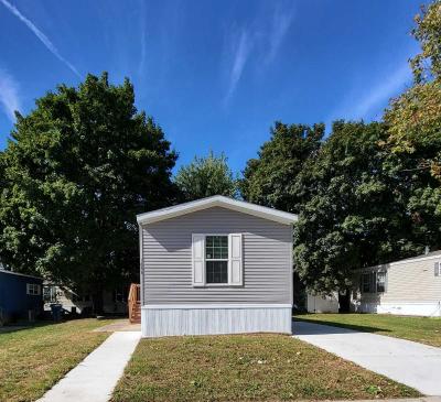 Photo 2 of 18 of home located at 1853 Colins Ct. #37 Milford, MI 48381