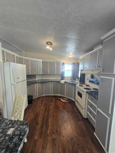 Photo 3 of 8 of home located at 370 53rd Avenue #293 Saint Petersburg, FL 33703