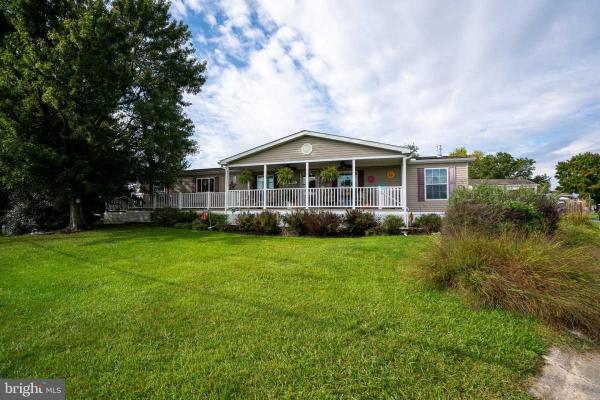 Photo 1 of 2 of home located at 133  Ridgewood Mnr Manheim, PA 17545