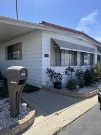 1969 LAKEWOOD GOLD METAL Mobile Home