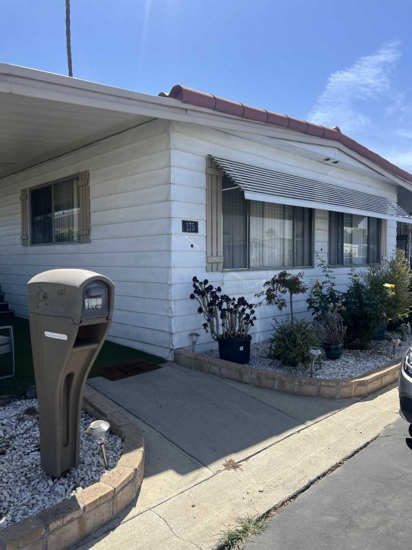 1969 LAKEWOOD GOLD METAL Mobile Home
