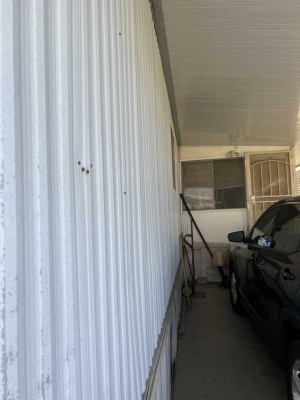 1969 LAKEWOOD GOLD METAL Mobile Home