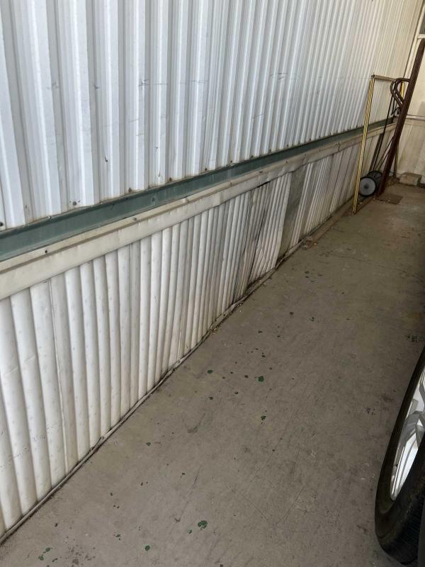 1969 LAKEWOOD GOLD METAL Mobile Home