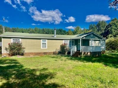 Mobile Home at 900 County Road 441 Hillsboro, AL 35643