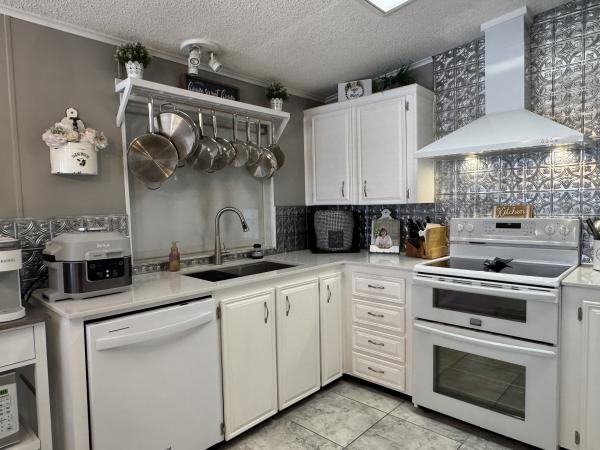 1989 DELO 2D10039A/B Mobile Home