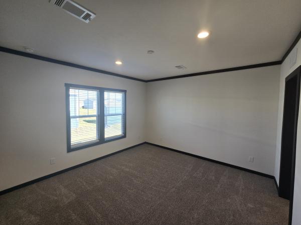 2025 Clayton 32LKS28523DH25 Mobile Home