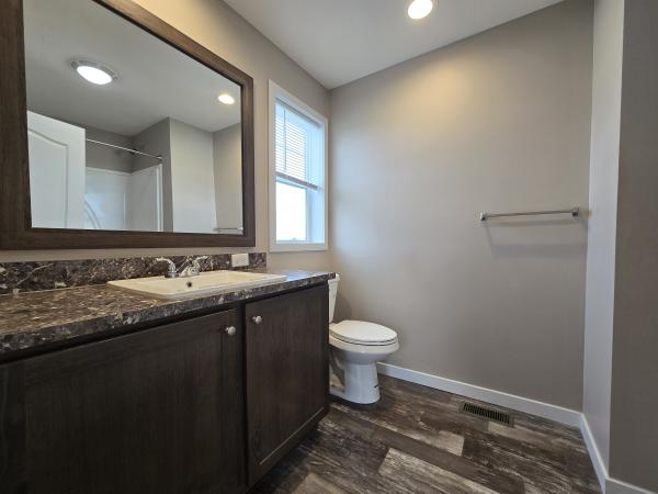 2021 Clayton 81RDH28523E Mobile Home