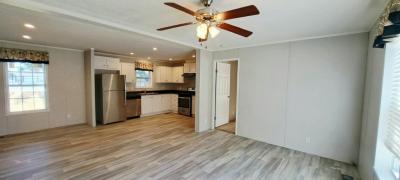 Photo 4 of 20 of home located at 903 Victoria Circle Lynwood, IL 60411