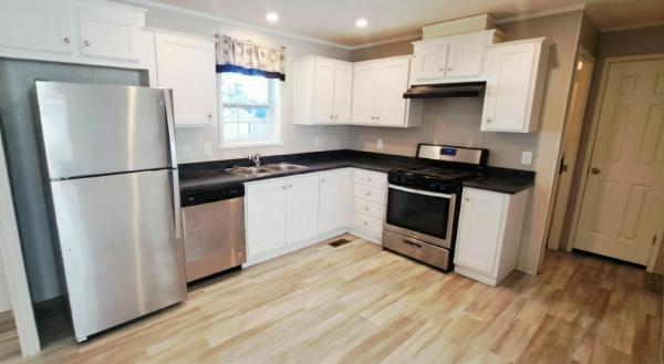 2021 Champion Home Builders, Inc Redman Advantage II Manufactured Home