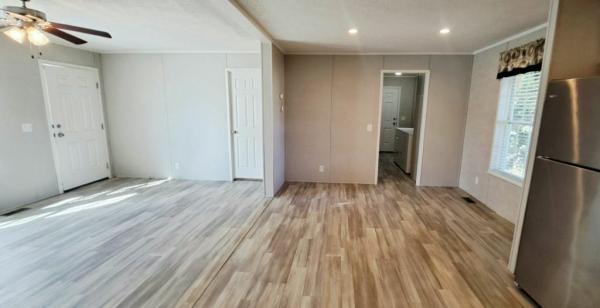 2021 Champion Home Builders, Inc Redman Advantage II Manufactured Home