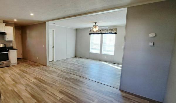 2021 Champion Home Builders, Inc Redman Advantage II Manufactured Home