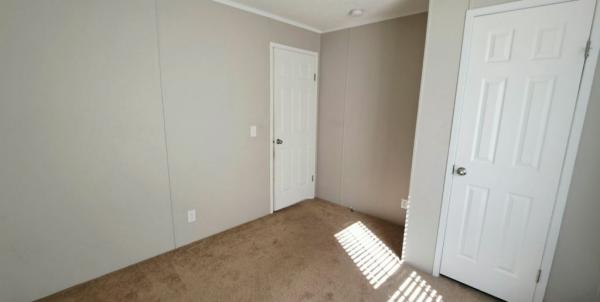 2021 Champion Home Builders, Inc Redman Advantage II Manufactured Home