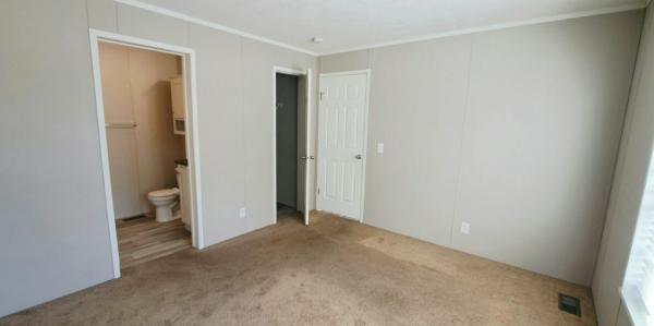 2021 Champion Home Builders, Inc Redman Advantage II Manufactured Home