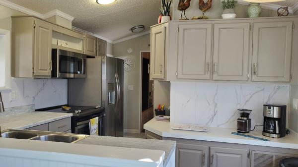 1993 BRIT FLFLP79A10808BP Mobile Home