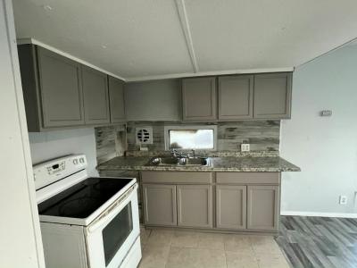 Photo 5 of 18 of home located at 108 Southland Court Avon Park, FL 33825