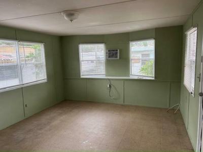 Photo 2 of 11 of home located at 10720 54th Avenue N, Lot 13 Saint Petersburg, FL 33708