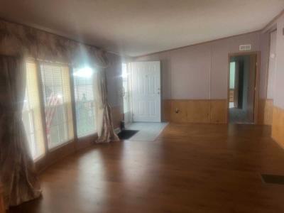 Photo 4 of 18 of home located at 13485 Honolulu Court Hartland, MI 48353