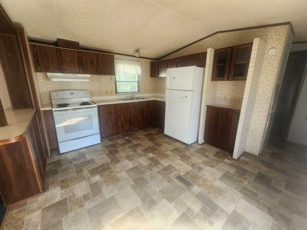 1990 Redman Manufactured Home
