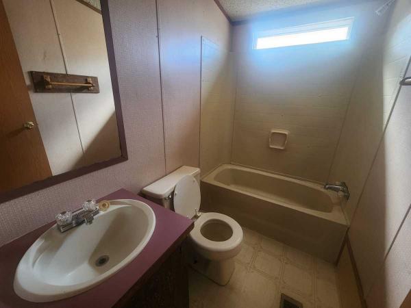 1990 Redman Manufactured Home
