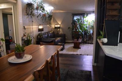 Photo 3 of 6 of home located at 1851 Kensington Ct. Des Moines, IA 50320