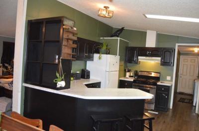 Photo 4 of 6 of home located at 1851 Kensington Ct. Des Moines, IA 50320