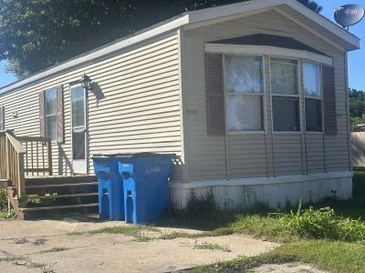 Mobile Home at 1201 Knoke Street Gresham, WI 54128