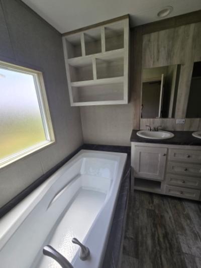 Photo 5 of 15 of home located at 9292 Golden Gate Ct Lot 86 Houma, LA 70363
