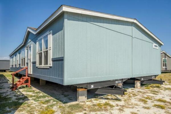 Photo 1 of 2 of home located at Palm Harbor Village 4740 North I-35 Waco, TX 76705