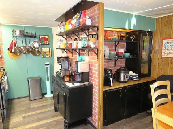 1982 Debo Manufactured Home