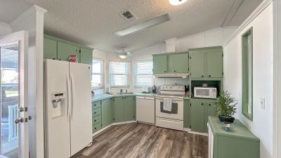 Photo 4 of 15 of home located at 705 Bishop Dr Lady Lake, FL 32159