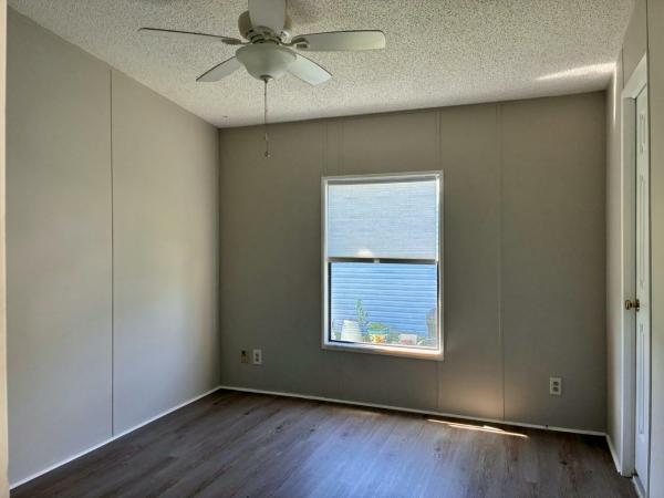 1988 HS Barrington Manufactured Home