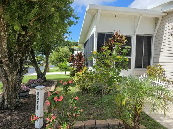 1990 HS Glenbrook Manufactured Home