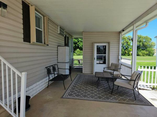 1990 HS Glenbrook Manufactured Home