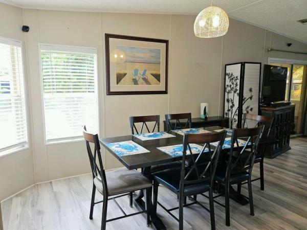 1990 HS Glenbrook Manufactured Home